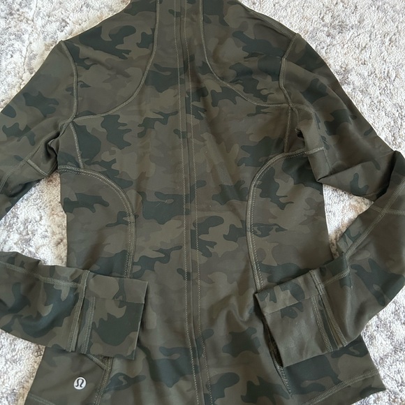 lululemon jacket - Picture 3 of 3